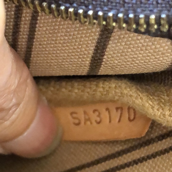 🌸🌸VINTAGE🌸🌸Louis Vuitton Delightful Mini POCHETTE + Bag Charm - Picture 13 of 16